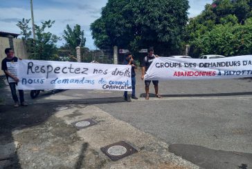 Le collectif des demandeurs d’asile arabes manifeste devant la préfecture