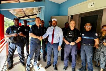 Le préfet de Mayotte en visite à Dembéni pour soutenir la mobilisation des forces de l’ordre sur le terrain