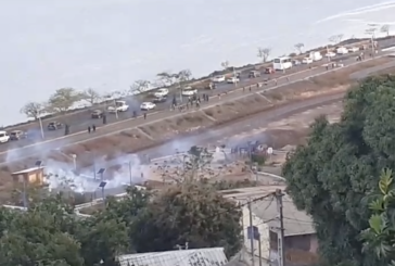 Affrontements en cours le long de la rocade à Mamoudzou (video)