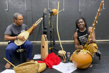 Le spectacle, L’Arbre des Griots, en représentation à la MJC de M’Gombani et à la MJC de Kani-Kéli