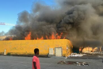 Urgent : l’école maternelle de Kaweni en feu (video)