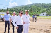 Le général Facon sur le terrain avec Manuel Valls dans le sud de Mayotte